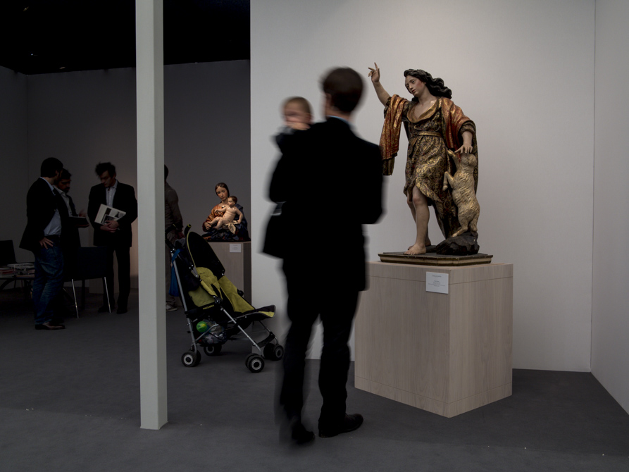 pic by Simon Butcher of people at Frieze Masters