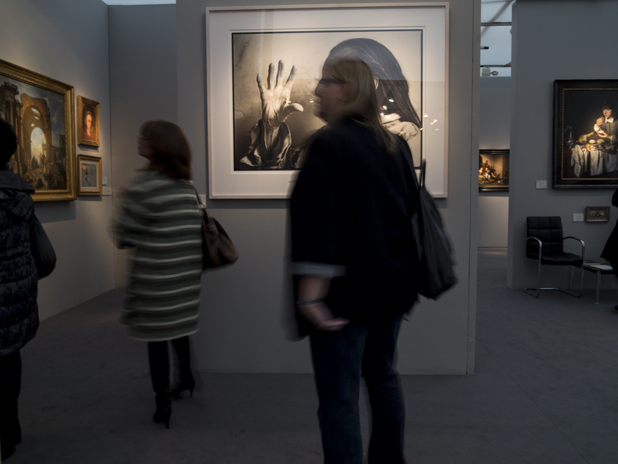 pic by Simon Butcher of people at Frieze Masters